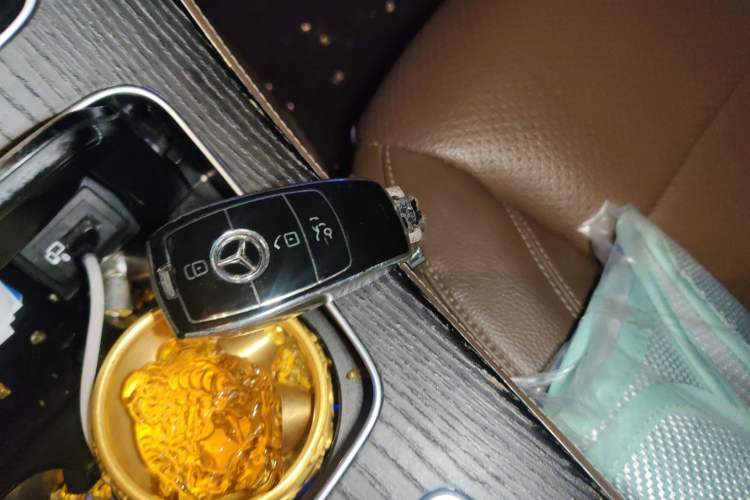 Used Mercedes-Benz E-Class 2020 Restyled E 300 L Sporty and Stylish Edition Vehicle Key