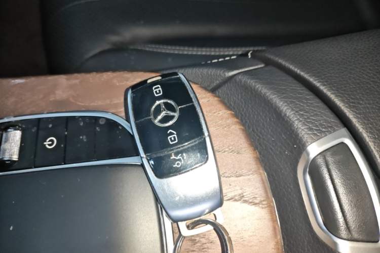 Used Mercedes-Benz E-Class 2020 Facelift E 300 L Stylish Edition Vehicle Key