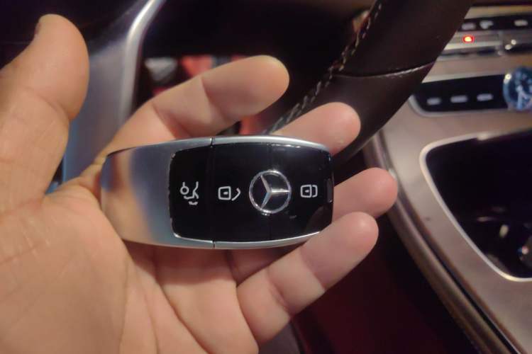 Used Mercedes-Benz E-Class 2020 Facelift E 300 L Stylish Edition Vehicle Key