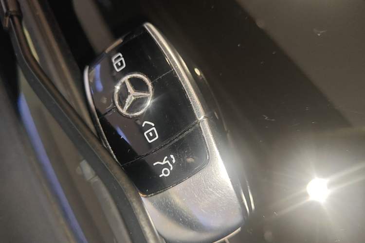 Used Mercedes-Benz E-Class 2020 Facelift E 260 L Sport Edition Vehicle Key