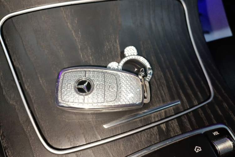 Used Mercedes-Benz E-Class 2020 Restyled E 300 L Sporty and Stylish Edition Vehicle Key