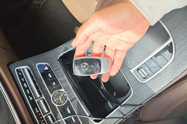 Used Mercedes-Benz E-Class 2020 Facelift E 260 L Sport Edition Vehicle Key