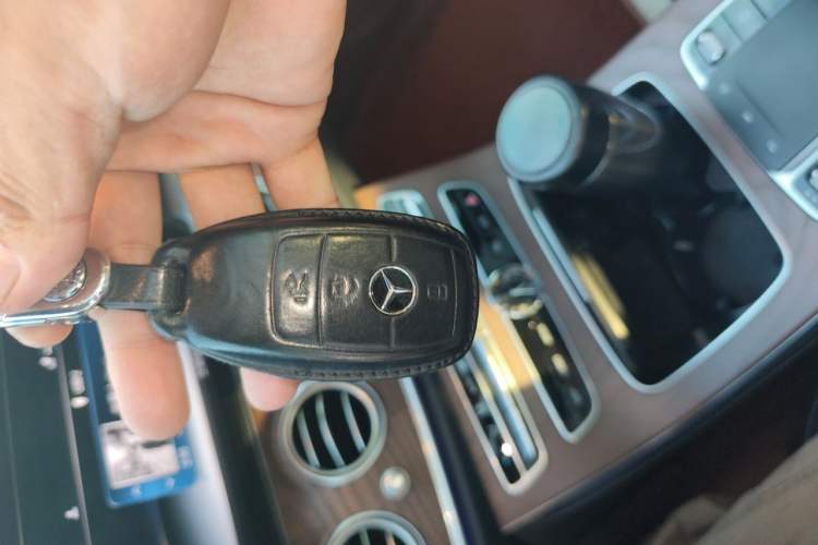 Used Mercedes-Benz E-Class 2020 Facelift E 300 L Stylish Edition Vehicle Key