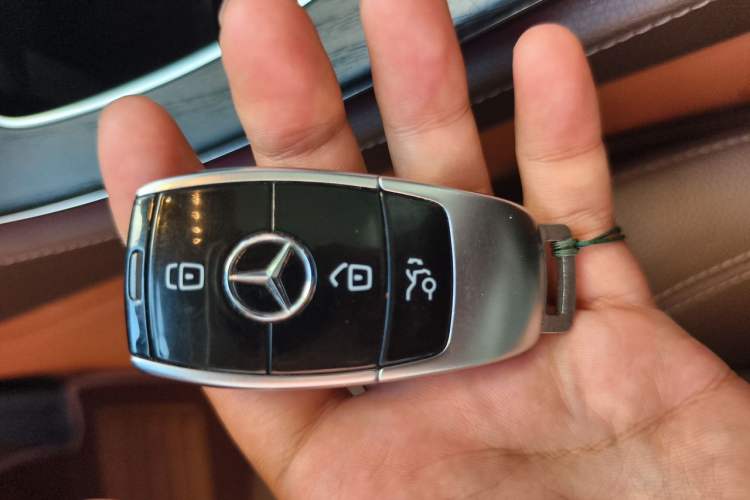 Used Mercedes-Benz E-Class 2020 Restyled E 300 L Sport Exclusive Edition Vehicle Key