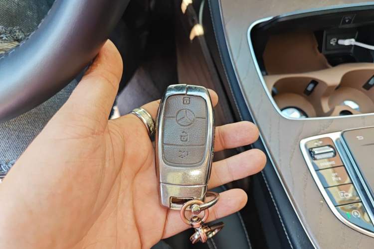 Used Mercedes-Benz E-Class 2020 Facelift E 300 L Stylish Edition Vehicle Key
