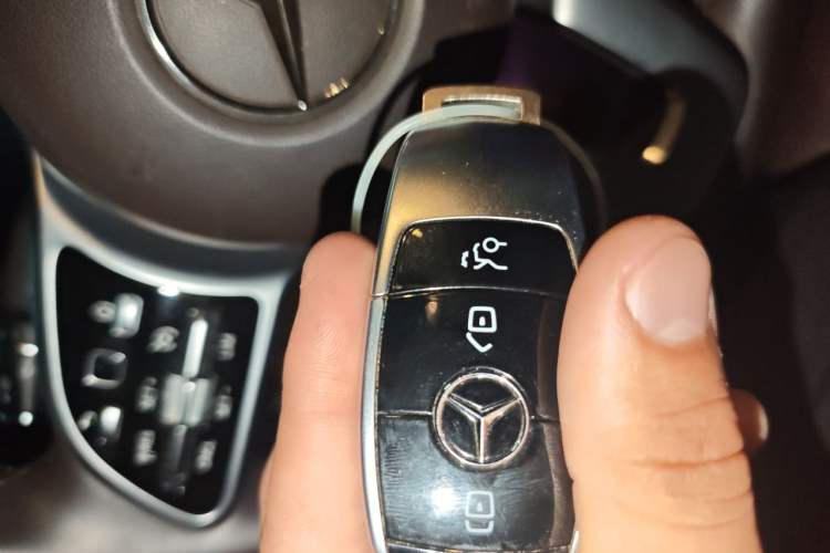Used Mercedes-Benz E-Class 2020 Facelift E 300 L Stylish Edition Vehicle Key