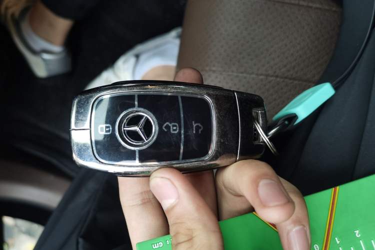 Used Mercedes-Benz E-Class 2020 Facelift E 300 L Stylish Edition Vehicle Key
