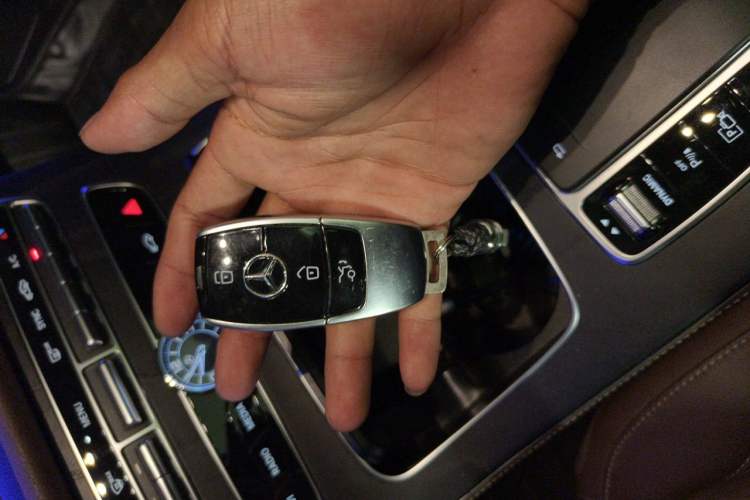 Used Mercedes-Benz E-Class 2020 Restyled E 300 L Sport Exclusive Edition Vehicle Key