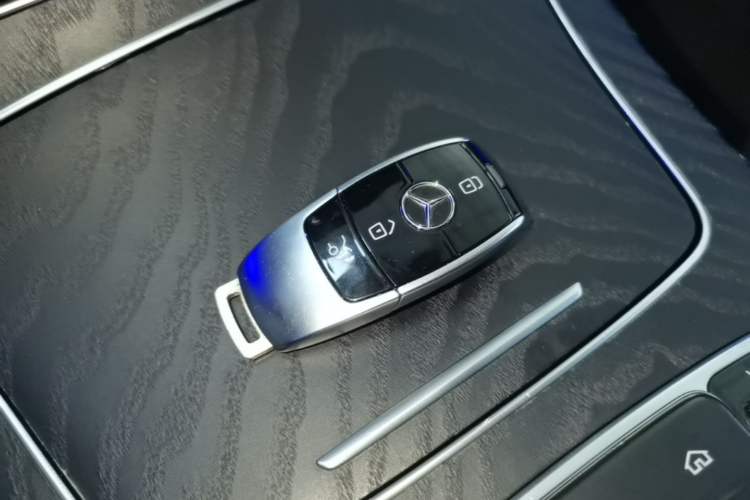 Used Mercedes-Benz E-Class 2020 E 260 L Sport 4MATIC Vehicle Key