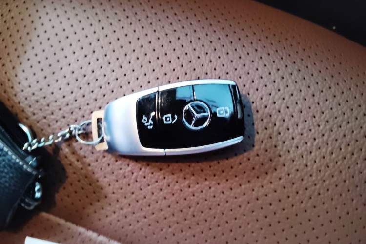 Used Mercedes-Benz E-Class 2020 Restyled E 300 L Sporty and Stylish Edition Vehicle Key