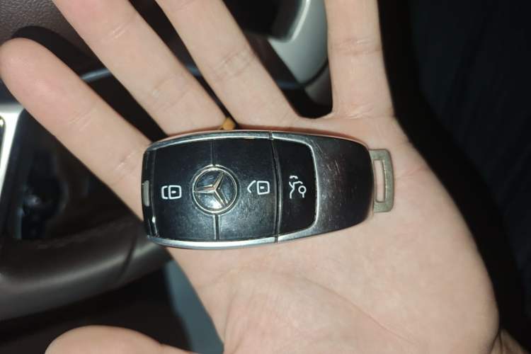 Used Mercedes-Benz E-Class 2020 Restyled E 300 L Exclusive Edition Vehicle Key