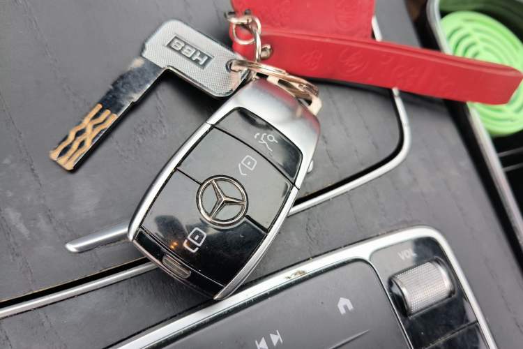 Used Mercedes-Benz E-Class 2020 Restyled E 300 L Sporty and Stylish Edition Vehicle Key
