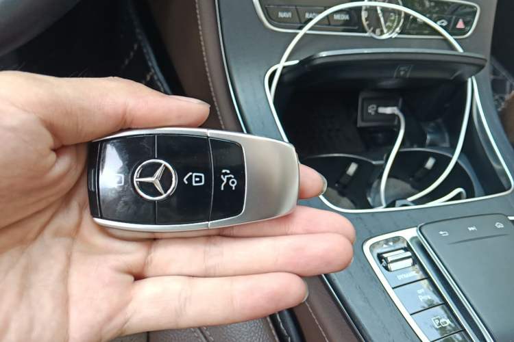 Used Mercedes-Benz E-Class 2020 Restyled E 300 L Sporty and Stylish Edition Vehicle Key