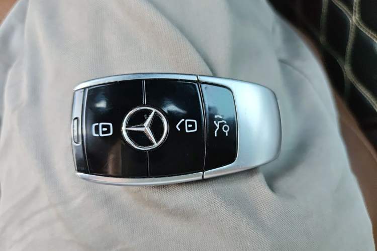 Used Mercedes-Benz E-Class 2020 Facelift E 300 L Stylish Edition Vehicle Key