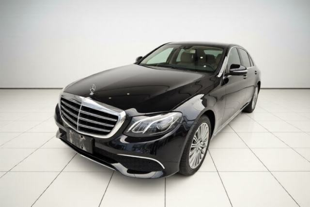 Ojetý Mercedes-Benz E-Class 2020 E 300 L Luxury Model