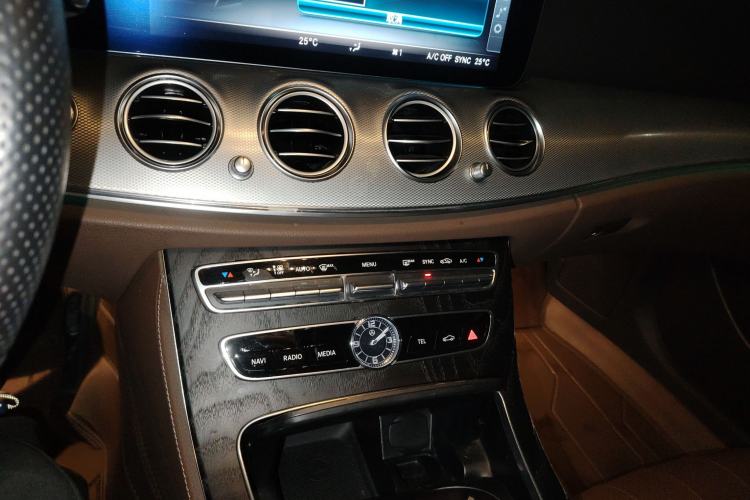Used Mercedes-Benz E-Class 2020 Facelift E 260 Sport Edition Audio And AC Panel