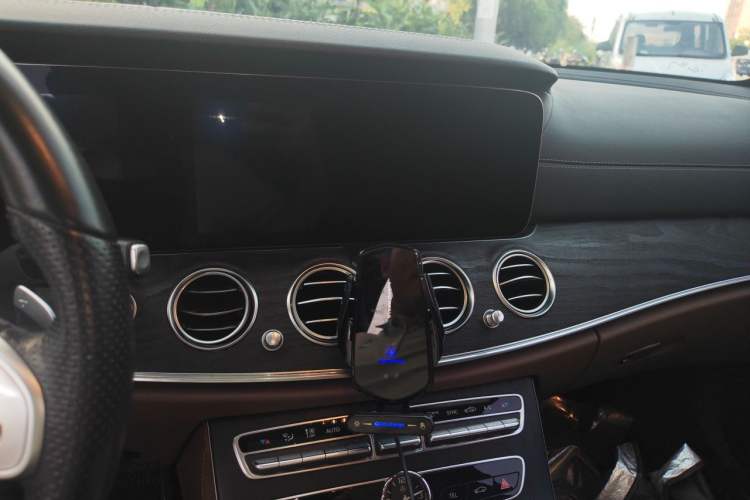 Used Mercedes-Benz E-Class 2020 Restyled E 300 L Exclusive Edition Audio And AC Panel