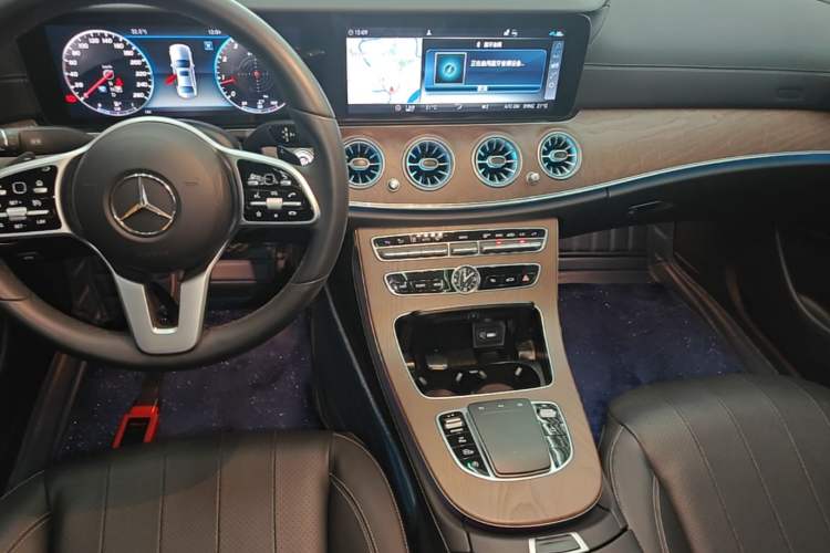 Used Mercedes-Benz E-Class 2020 Facelift E 300 L Stylish Edition Audio And AC Panel