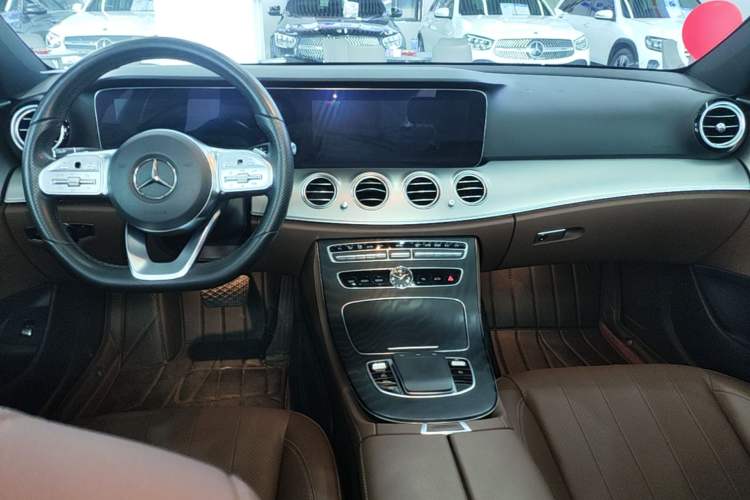 Used Mercedes-Benz E-Class 2020 E 260 Sport Edition Center Console