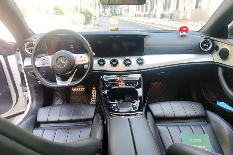 Used Mercedes-Benz E-Class 2020 E 260 Coupe Center Console