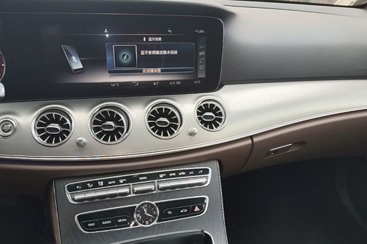 Used Mercedes-Benz E-Class 2020 Facelift E 260 Sport Edition Center Console