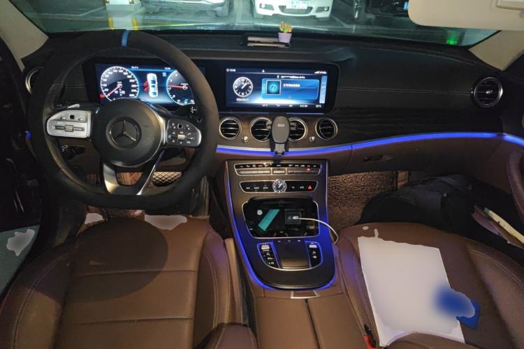 Used Mercedes-Benz E-Class 2020 Restyled E 300 L Sport Exclusive Edition Center Console