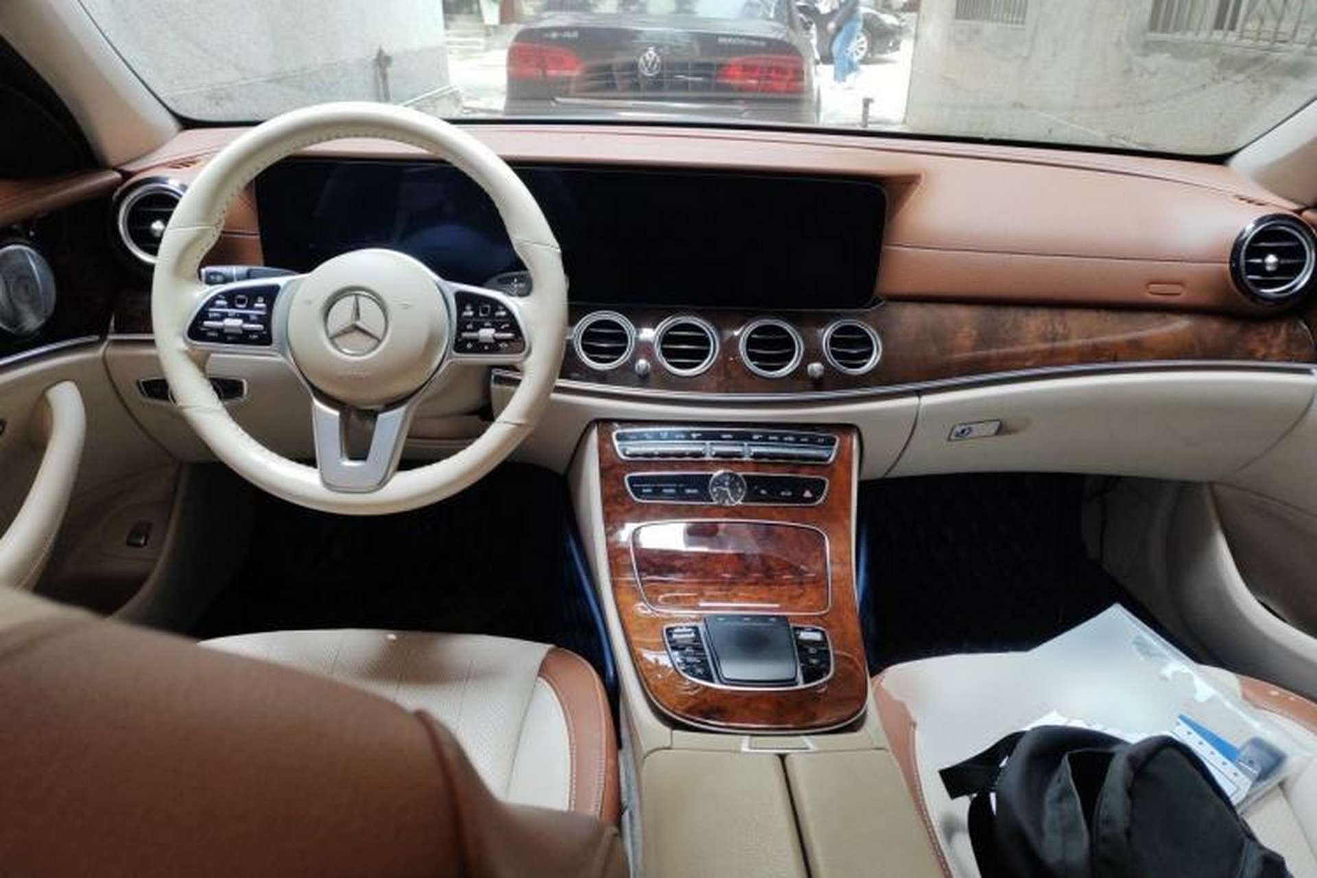 Used Mercedes-Benz E-Class 2020 E 300 L Luxury Model Center Console