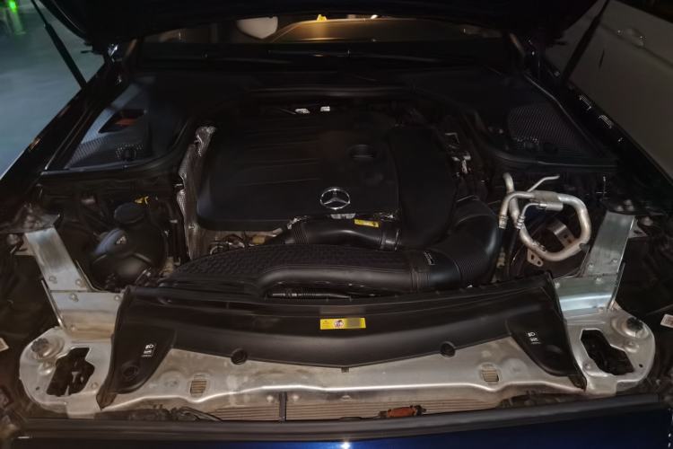 Used Mercedes-Benz E-Class 2020 E 300 Coupe Engine Bay