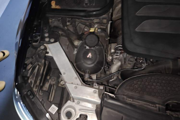 Used Mercedes-Benz E-Class 2020 E 260 Coupe Engine Bay Right