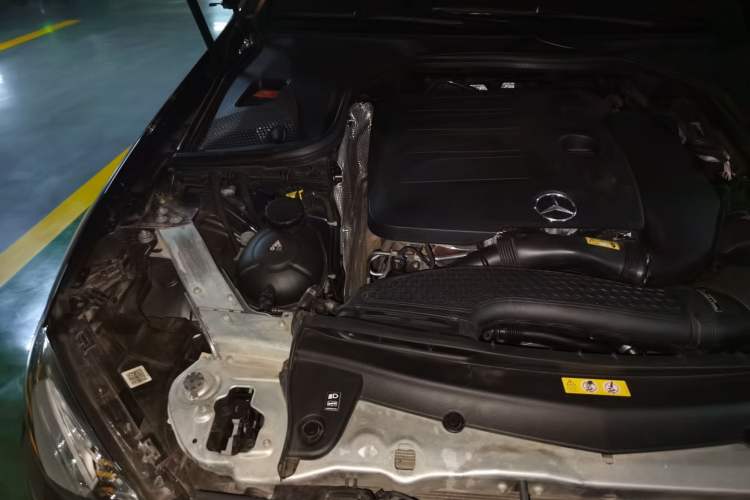 Used Mercedes-Benz E-Class 2020 E 300 Coupe Engine Bay Right