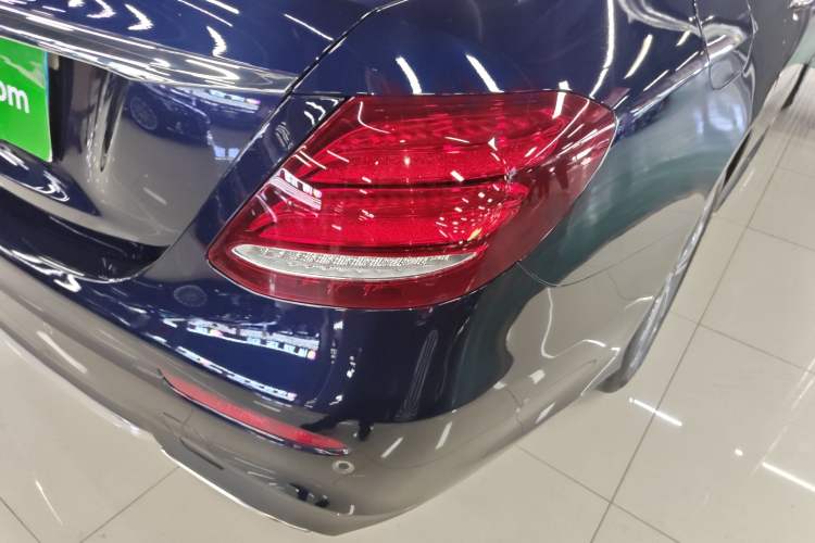 Used Mercedes-Benz E-Class 2020 E 300 L Sporty and Stylish Model Exterior 3