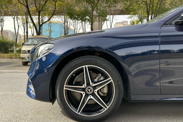 Used Mercedes-Benz E-Class 2020 Facelift E 260 Sport Edition Exterior 9