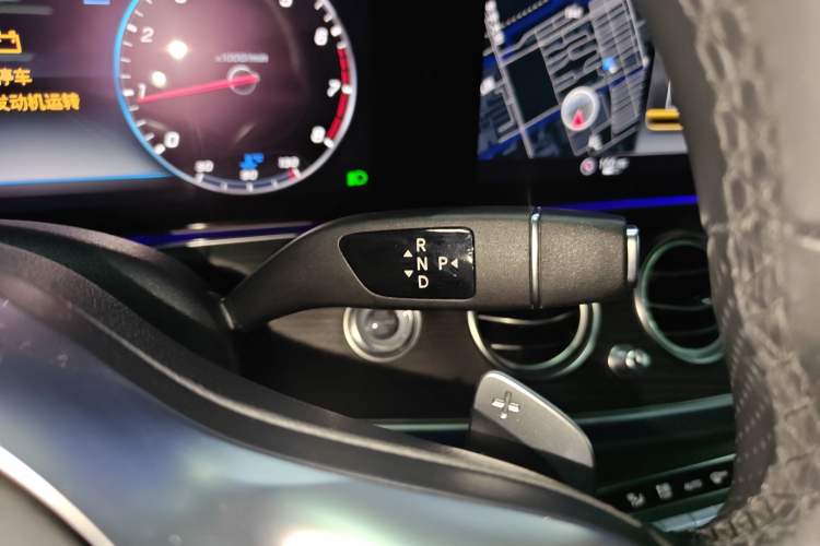 Used Mercedes-Benz E-Class 2020 E 300 L Sporty and Stylish Model Gear Lever