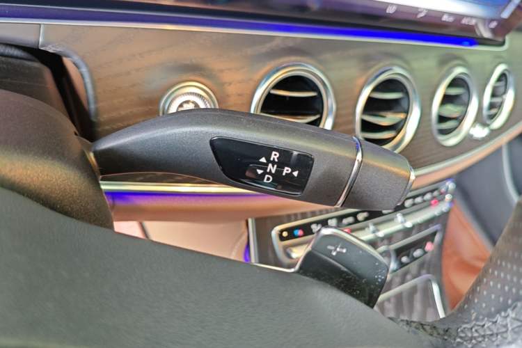 Used Mercedes-Benz E-Class 2020 Restyled E 300 L Sport Exclusive Edition Gear Lever