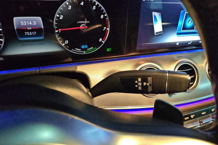 Used Mercedes-Benz E-Class 2020 E 260 Sport Edition Gear Lever
