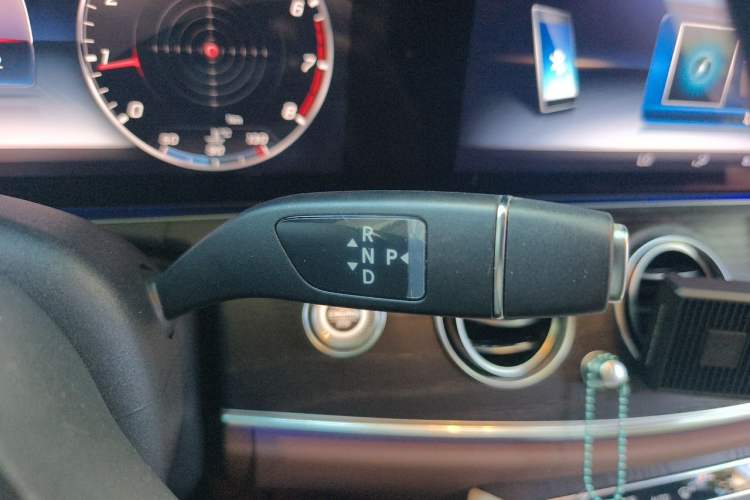 Used Mercedes-Benz E-Class 2020 E 300 L Sporty and Stylish Model Gear Lever