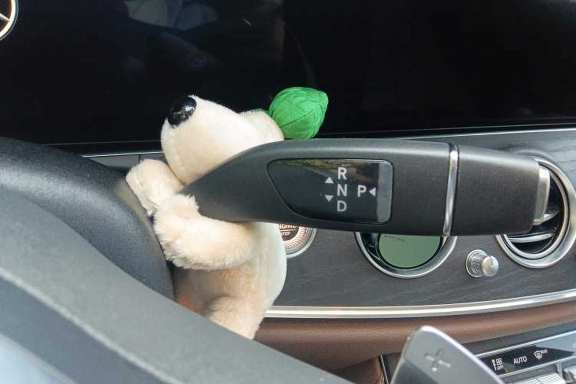 Used Mercedes-Benz E-Class 2020 Restyled E 300 L Sporty and Stylish Edition Gear Lever