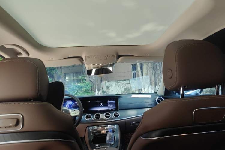 Used Mercedes-Benz E-Class 2020 Restyled E 300 L Sport Exclusive Edition Headliner
