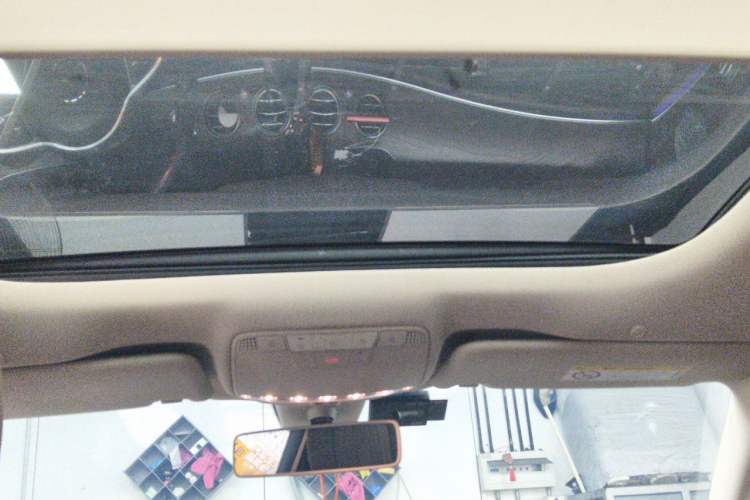 Used Mercedes-Benz E-Class 2020 Restyled E 300 L Exclusive Edition Headliner