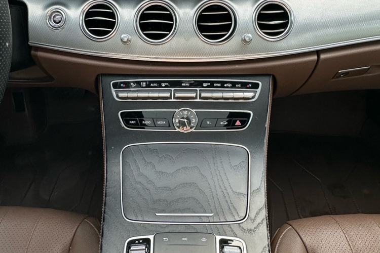 Used Mercedes-Benz E-Class 2020 Facelift E 260 Sport Edition Interior 1
