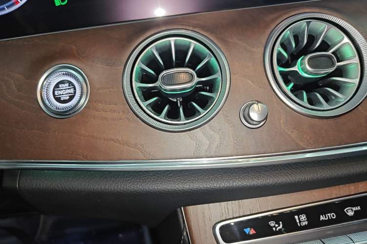 Used Mercedes-Benz E-Class 2020 Facelift E 300 L Stylish Edition Interior 1