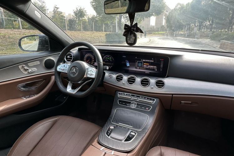 Used Mercedes-Benz E-Class 2020 Facelift E 260 Sport Edition Interior 10