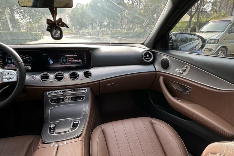 Used Mercedes-Benz E-Class 2020 Facelift E 260 Sport Edition Interior 11