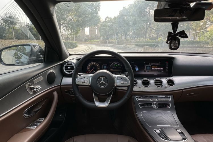 Used Mercedes-Benz E-Class 2020 Facelift E 260 Sport Edition Interior 15