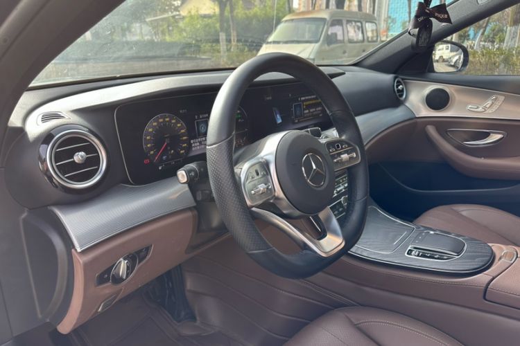 Used Mercedes-Benz E-Class 2020 Facelift E 260 Sport Edition Interior 5