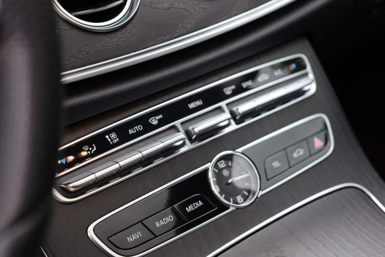 Used Mercedes-Benz E-Class 2020 Restyled E 300 L Sporty and Stylish Edition Interior 8