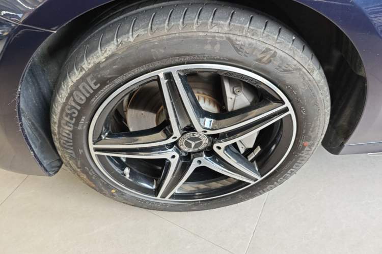 Used Mercedes-Benz E-Class 2020 Restyled E 300 L Sport Exclusive Edition Left Front Wheel Hub