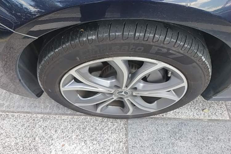 Used Mercedes-Benz E-Class 2020 E 300 L Sporty and Stylish Model Left Front Wheel Hub
