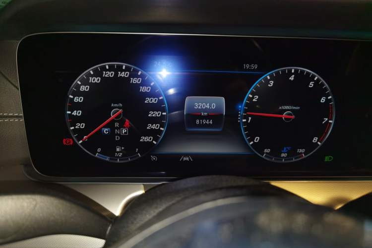 Used Mercedes-Benz E-Class 2020 E 300 Coupe Odometer Close Up
