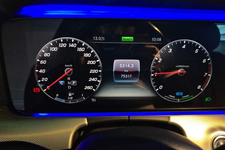 Used Mercedes-Benz E-Class 2020 E 260 Sport Edition Odometer Close Up